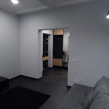 Modern Apartment In The Center Of Town Kischinau Exterior foto